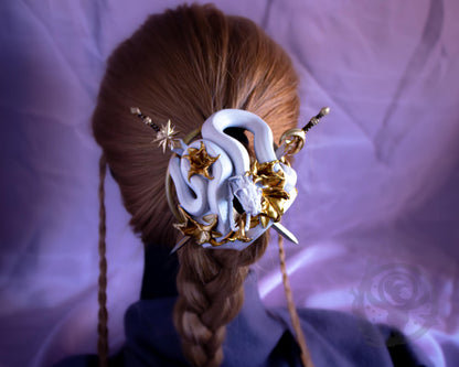 White (Exalted/Marble) snake shown in hair.